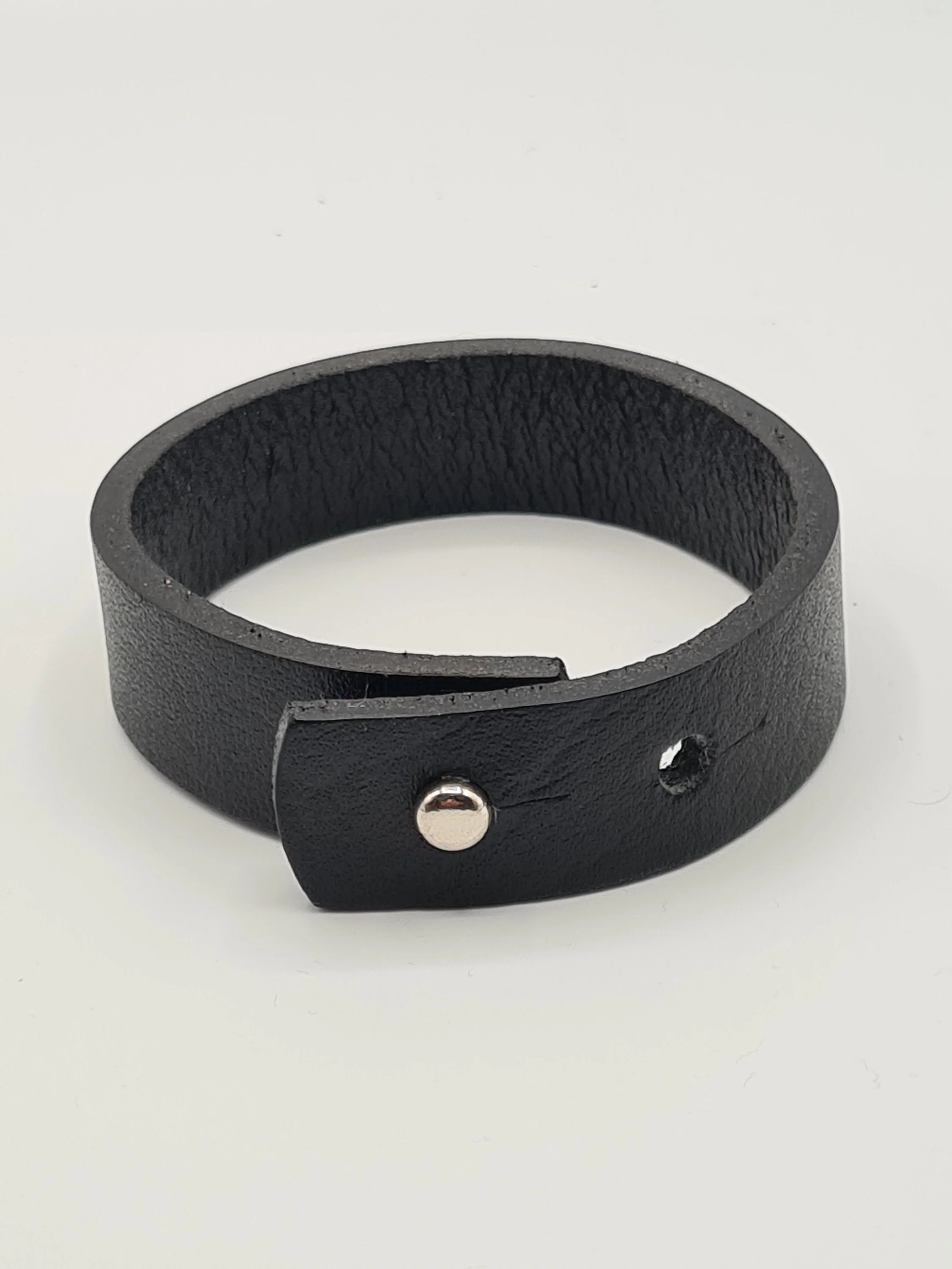 The Berkshire Full Grain Leather Wristband - Image 4
