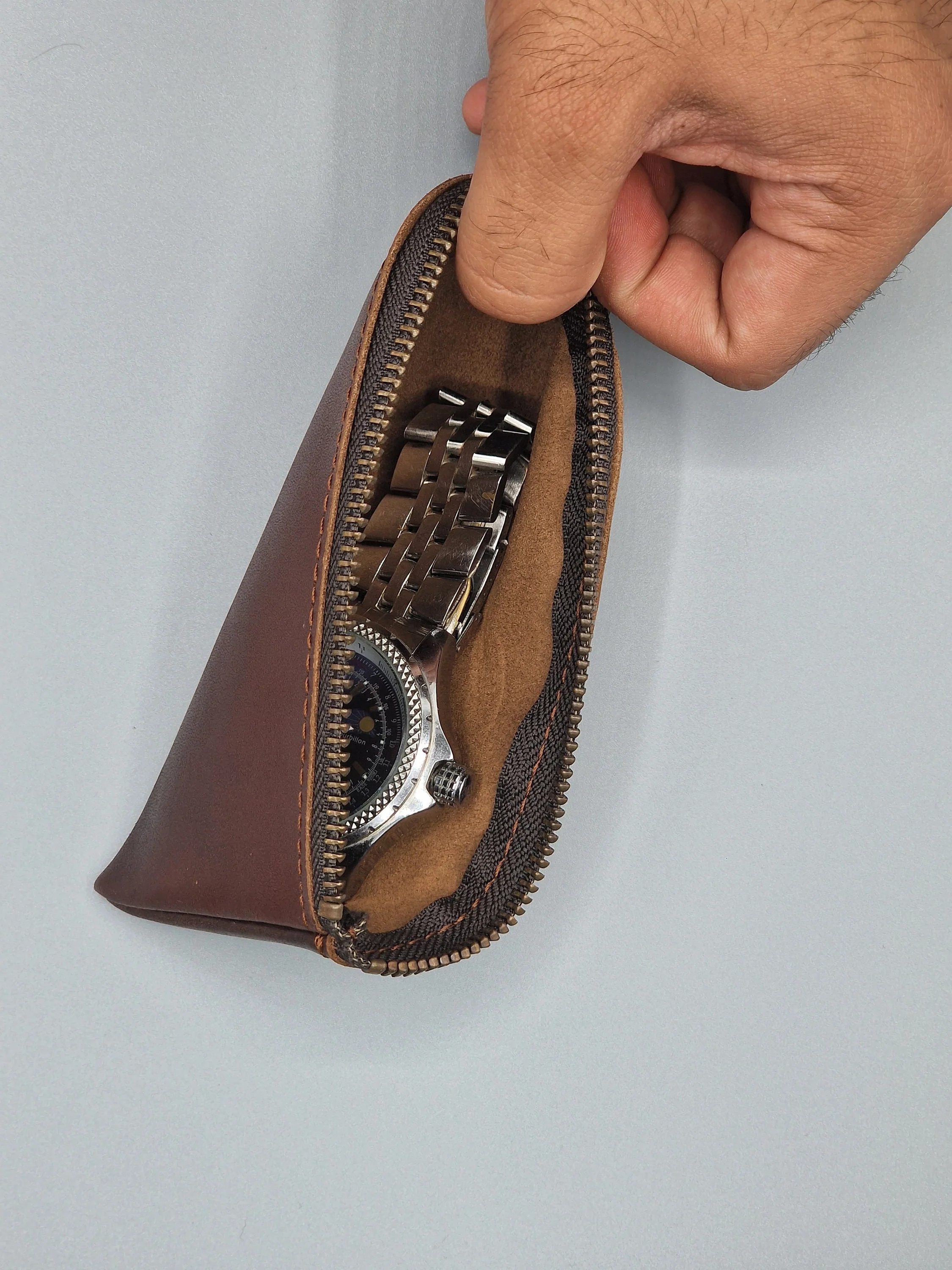 The Worcestershire Leather handcrafted Watch case - Image 5
