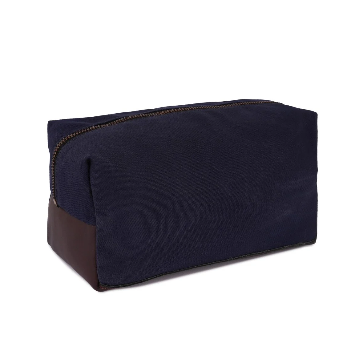 The Derbyshire Waxed Canvas Shaving Bag - Image 6