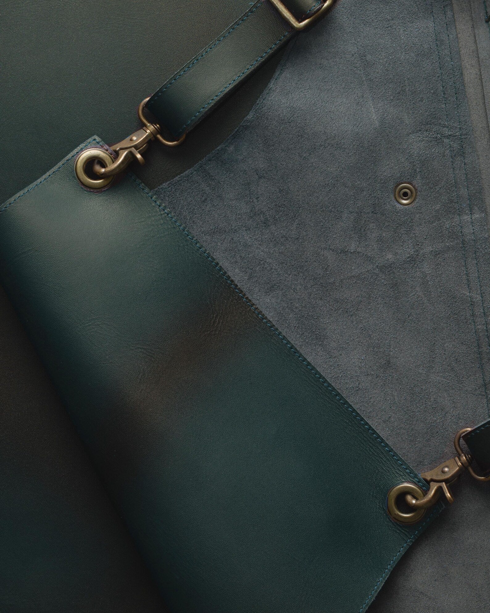 The Isle of Weight Full Grain Leather Without Pockets Apron - Image 20