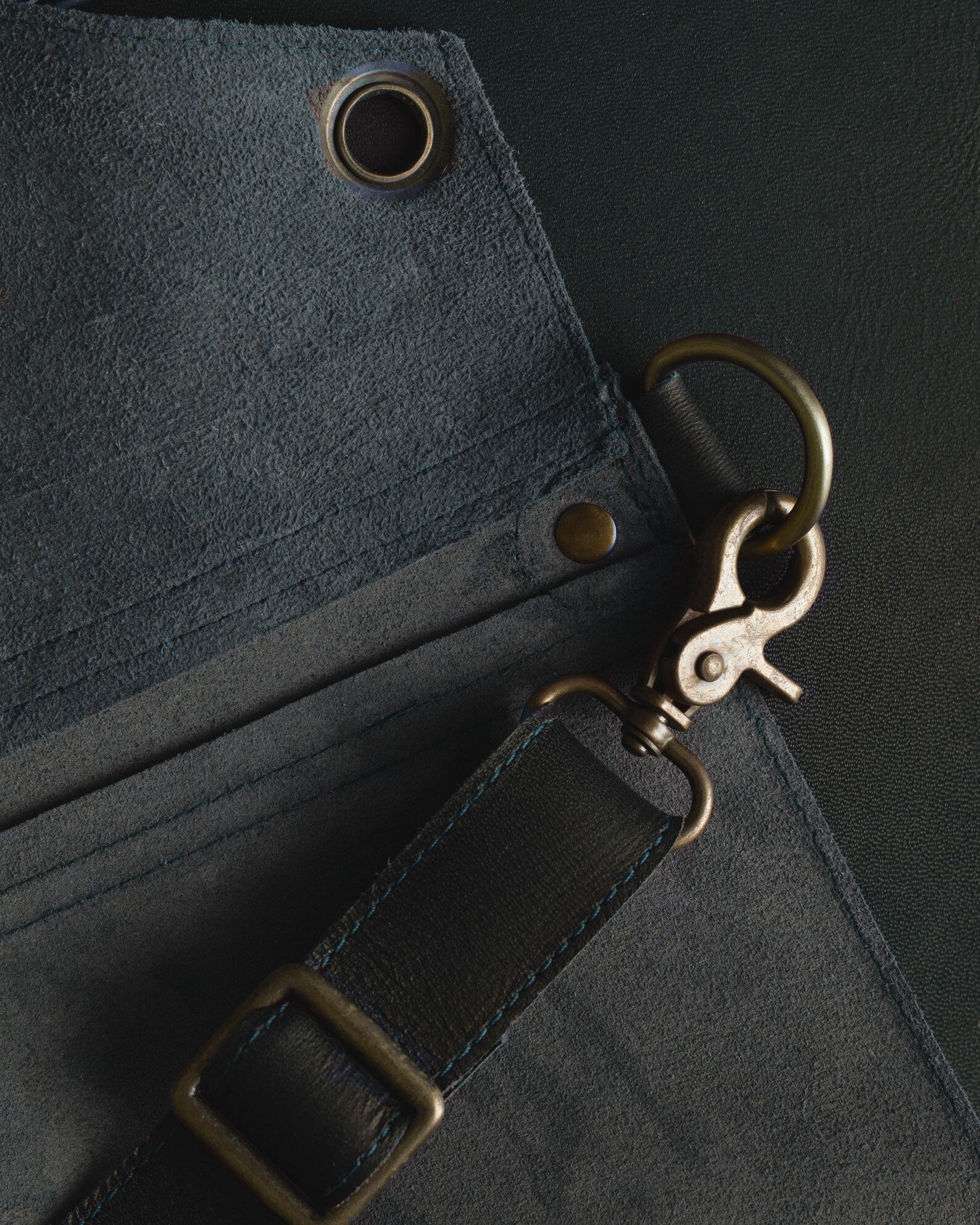 The Isle of Weight Full Grain Leather Without Pockets Apron - Image 21
