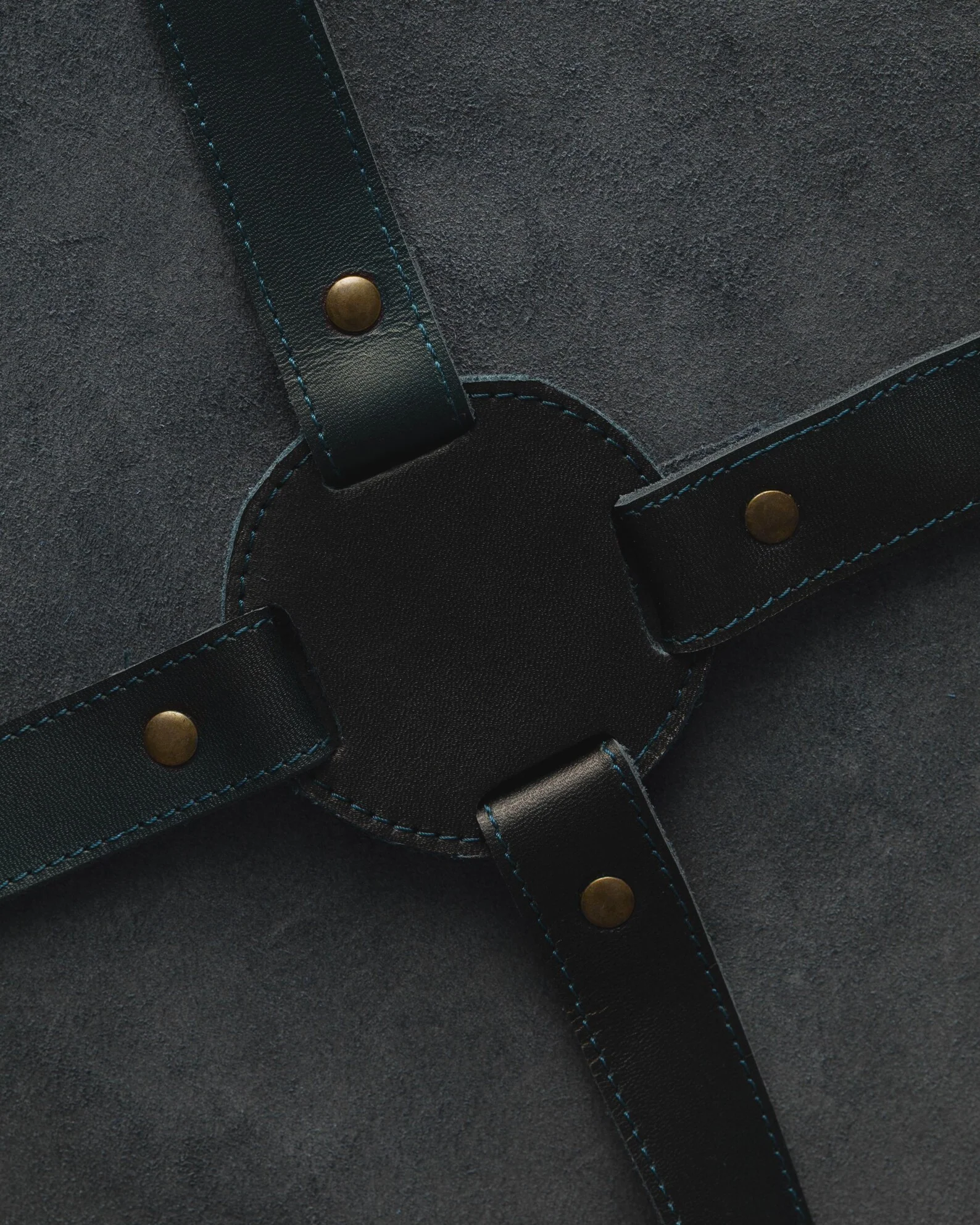The Isle of Weight Full Grain Leather Without Pockets Apron - Image 23