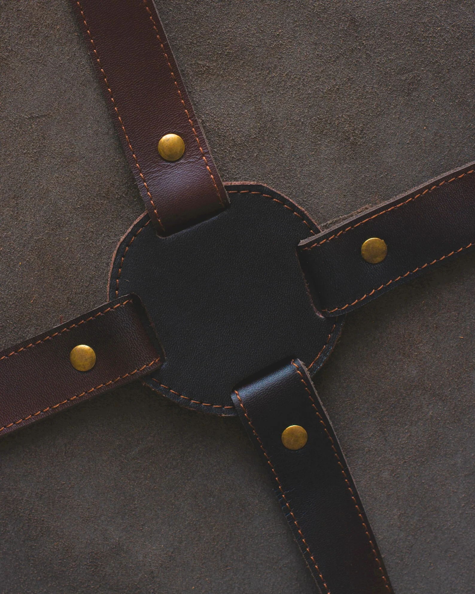 The Isle of Weight Full Grain Leather Without Pockets Apron - Image 8